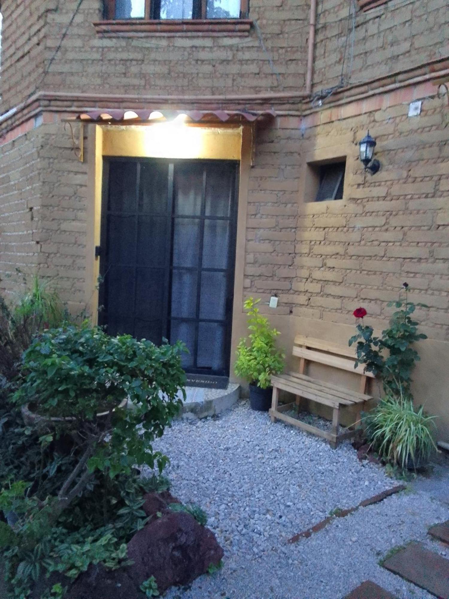 Hospedaje Casa Cortés - Recamaras de Descanso en Tepoztlán Mor Exterior foto